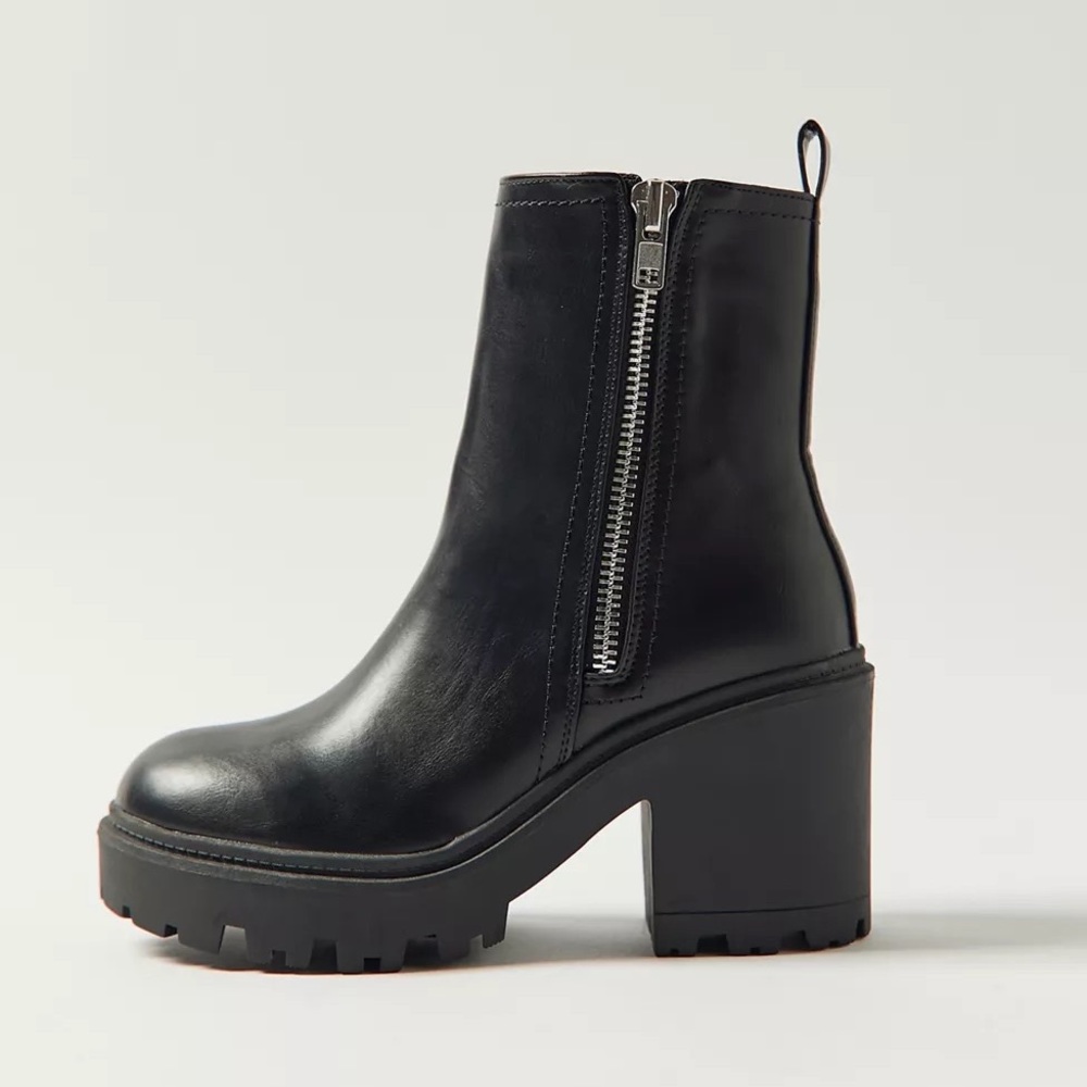 UO Zip-Up Boot - Picture 4 of 5
